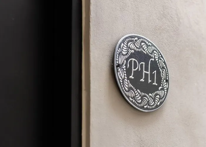 1ph Hidden Gem In Centro Fits 10 Private Terrace Сasa de vacaciones